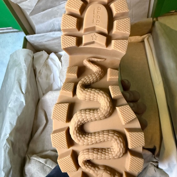 Gucci GG supreme white ankle boots - Picture 4 of 8